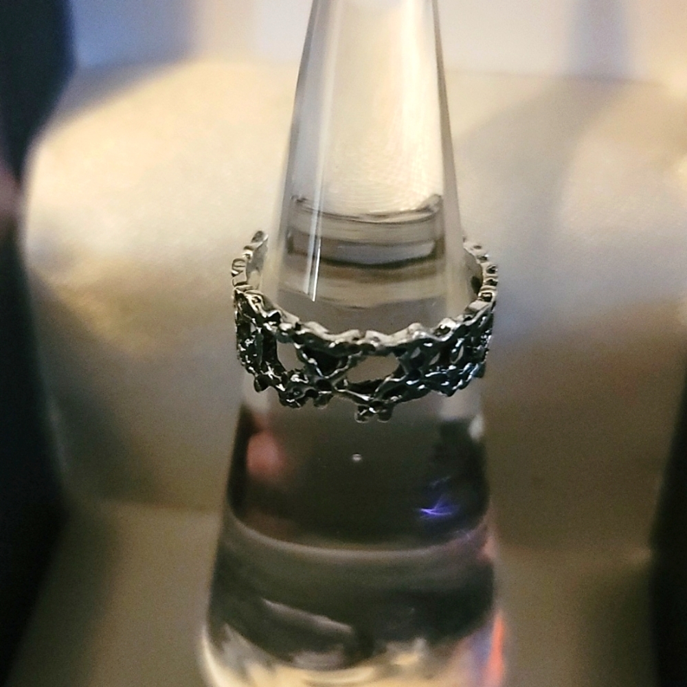 4/25 Size 6 Silver Cute Ring